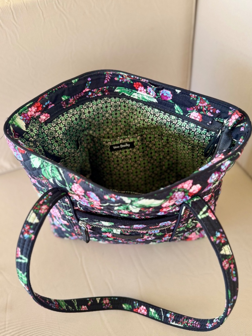 Vera Bradley Winter Berry Tote Bag, Vintage/Retired - Picture 8 of 14